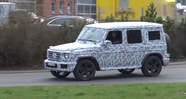 Mercedes Classe G caçado em testes