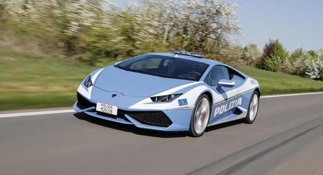 Polícia Italiana recebe novo Lamborghini