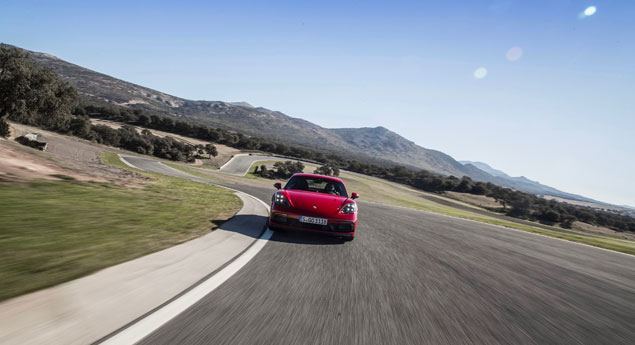 Porsche 718 Boxter e 718 Cayman GTS desfilaram em Ascari