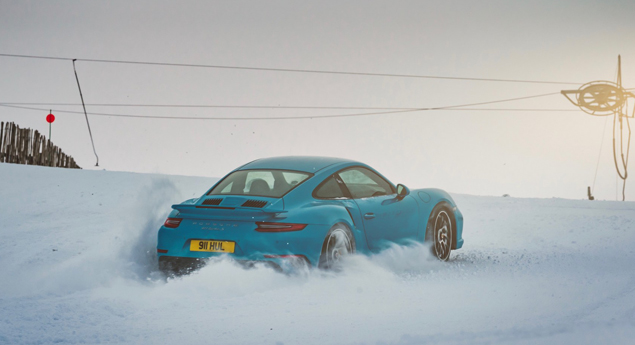 Porsche 911 Turbo S: nem a neve oferece resistência...