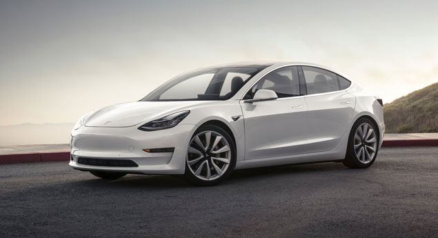 Chegou o primeiro Model 3 a não-empregados da Tesla