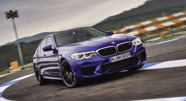 BMW M5 à lupa na Revista Turbo 436