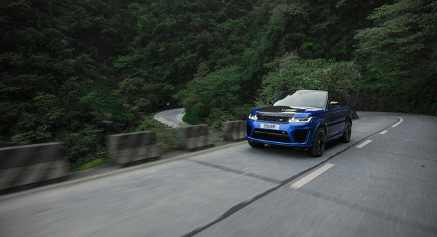 Range Rover Sport SVR supera recorde de Ferrari 458 Italia