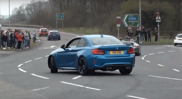 Saída "em grande estilo" com um BMW M2 dá asneira...