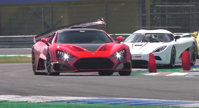 Veja a asa centrípeta do Zenvo TSR-S em pista