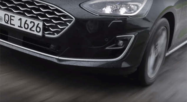 Novo Ford Focus deteta buracos na estrada