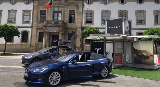 Loja Tesla chega a Braga