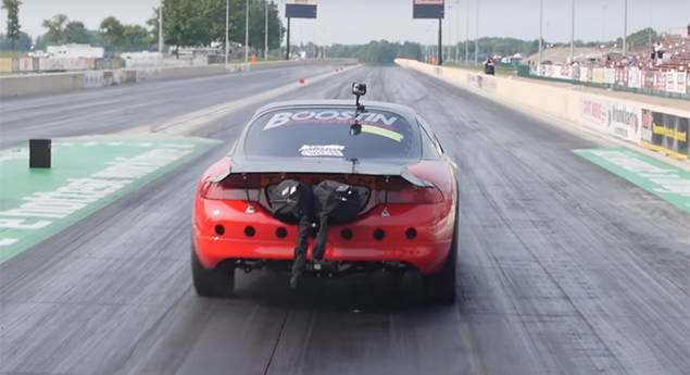 Mitsubishi Eclipse com 1,800 eclipsa qualquer adversário
