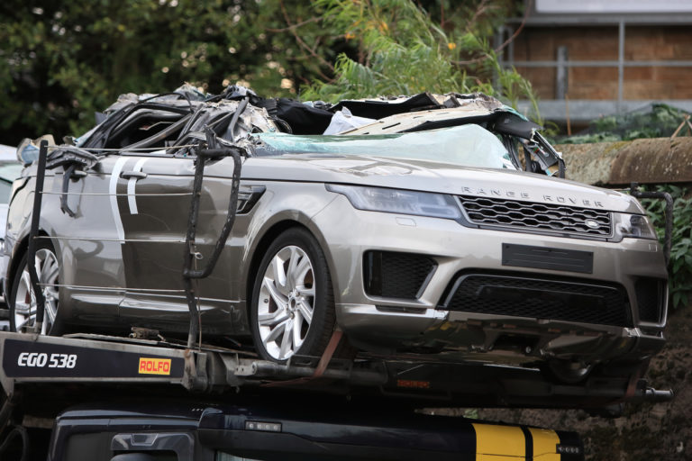 Ponte transforma carros de luxo em descapotáveis