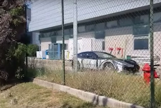 Este carro apanhado em testes, será o novo SUV da Ferrari?