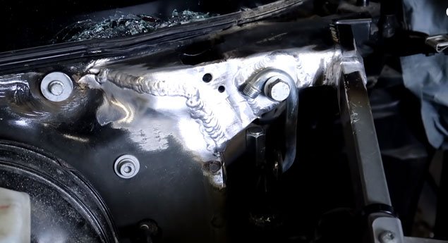 Arranjo de 500$ resolve problema de 30.000$ num Audi R8