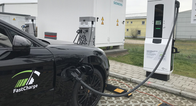 Porsche FastCharge carrega 100km em 3 minutos