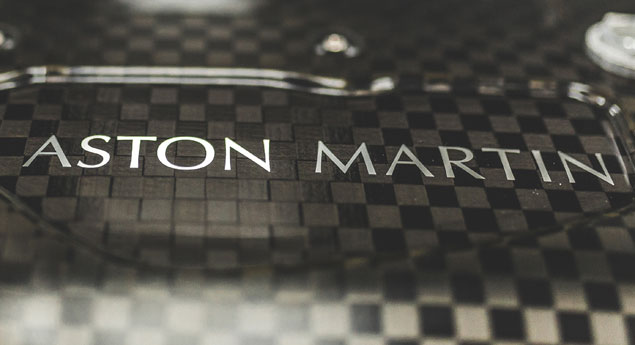 Aston Martin contra adiamento do Brexit