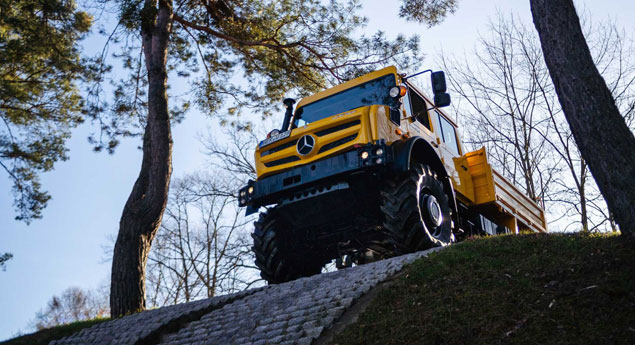 (Vídeo) Nada pára este Mercedes Unimog