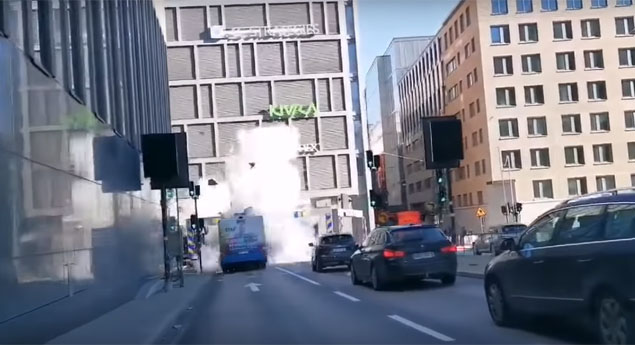 (Vídeo) Autocarro a gás explode em Estocolmo