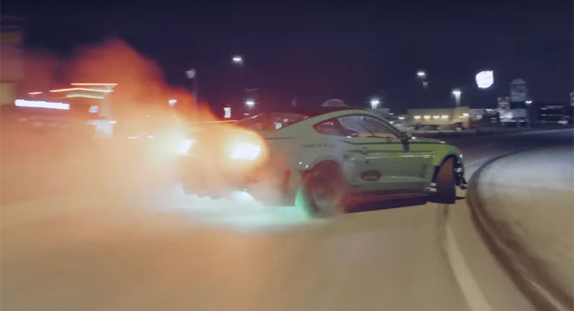 Ford celebra St. Patrick´s Day a 'patinar' (com vídeo)