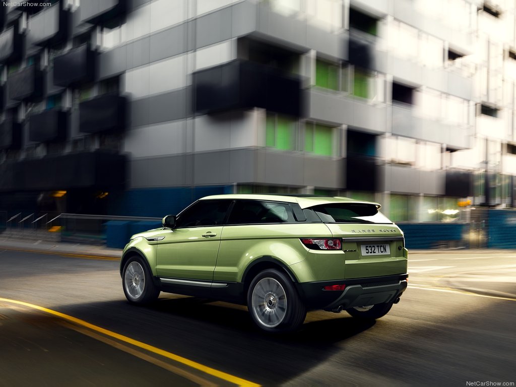 Range Rover Evoque já possui uma versão híbrida plug-in com autonomia elétrica de 66 km