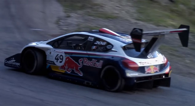 Sébastien Loeb leva Peugeot 'Pikes Peak' ao limite