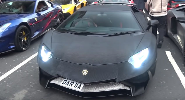 Lamborghini Aventador coberto de cristais Swarovski (com video)