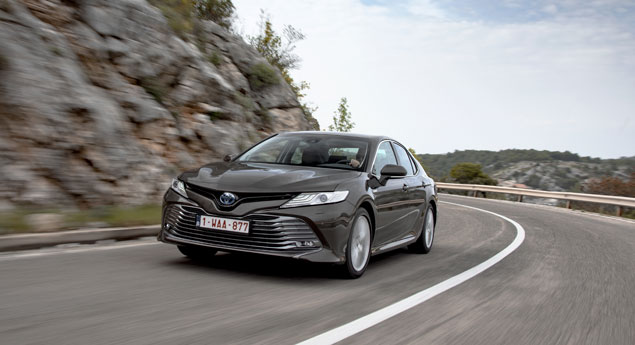 Toyota Camry chega em maio. Descubra-o neste vídeo...