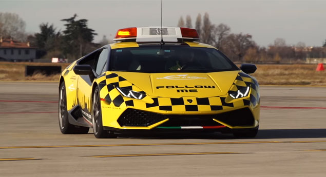 Lamborghini Húracan é o safety car no Aeroporto de Bologna (vídeo)