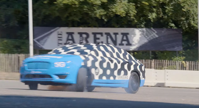 Vídeo: Drift em Goodwood... sem condutor a bordo!