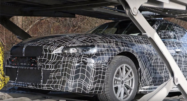 Novo BMW i4 apanhado em testes