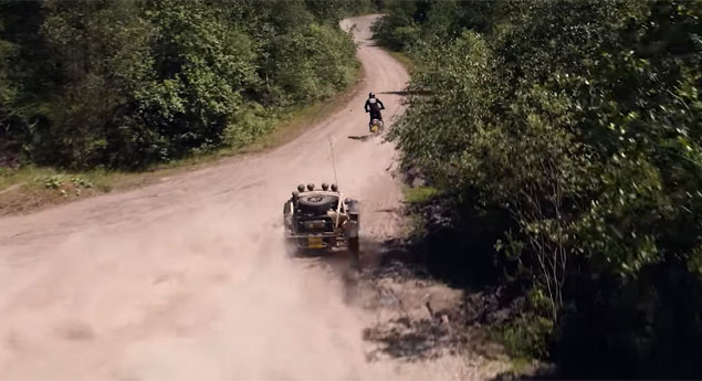 Ariel Nomad vs Triumph Scrambler em batalha 'off-road'(vídeo)