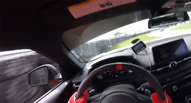 Youtuber Japonês destrói Toyota Supra (vídeo)