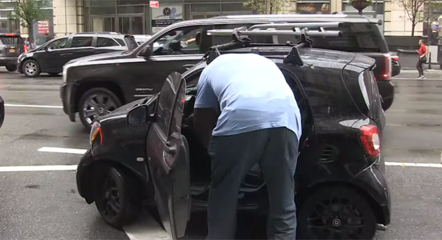 Shaquille O'Neal e o seu Smart Fortwo (vídeo)