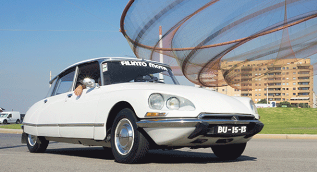 Porto recebe passeio de carros clássicos da Citroën