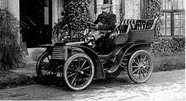 Faz hoje 124 anos que o primeiro carro circulou em Portugal