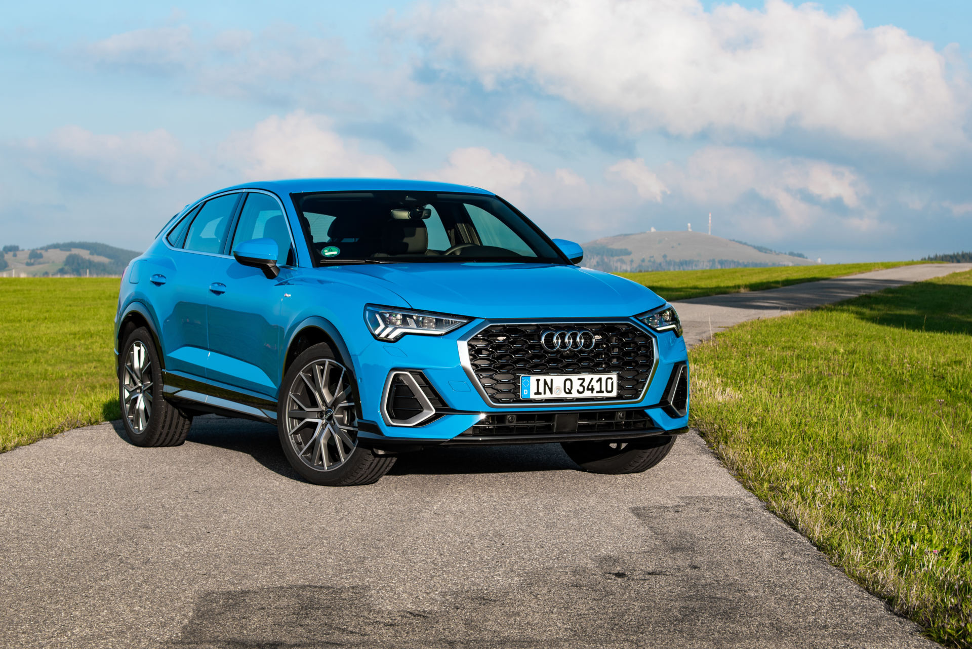 Último SUV de Ingolstadt a estrear uma variante Coupé, o Q3 Sportback servirá de exemplo na concepção do futuro Q5 também Sportback