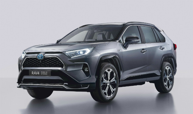 Toyota RAV4 vai ter variante Plug-In ainda este ano