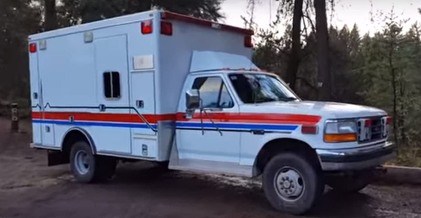 Procura uma auto-caravana? Esta ambulância pode ser a solução ideal!