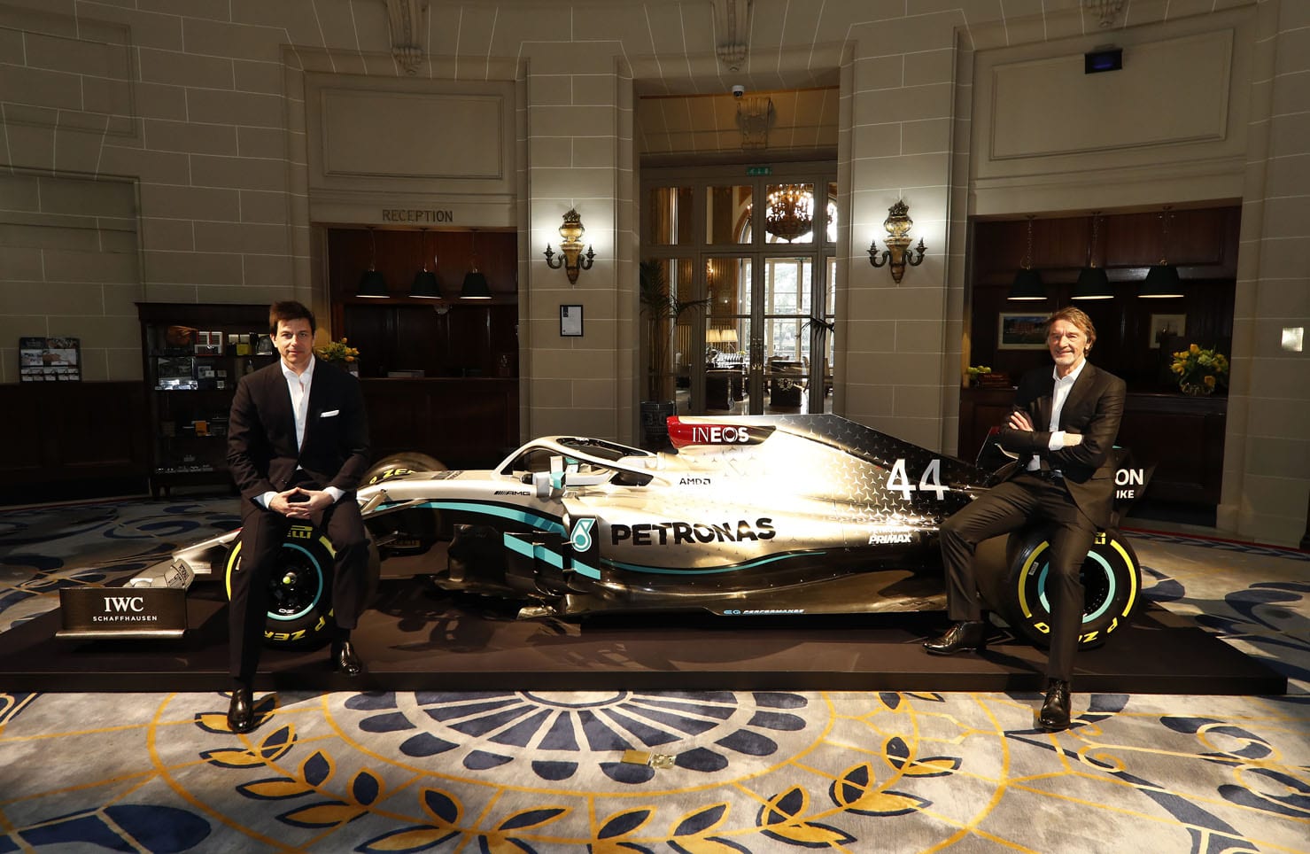 Toto Wolff, director executivo da Mercedes-AMG Petronas Formula One Team, INEOS, e Sir Jim Ratcliffe, director-executivo da INEOS