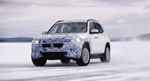 Futuro BMW iX3 apanhado ao sol da Primavera... e sem camuflagem!