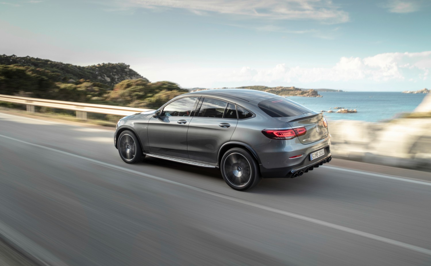 O Mercedes-AMG GLC 43 Coupé é apenas um dos muitos SUV Coupés que a marca da estrela tem na sua gama