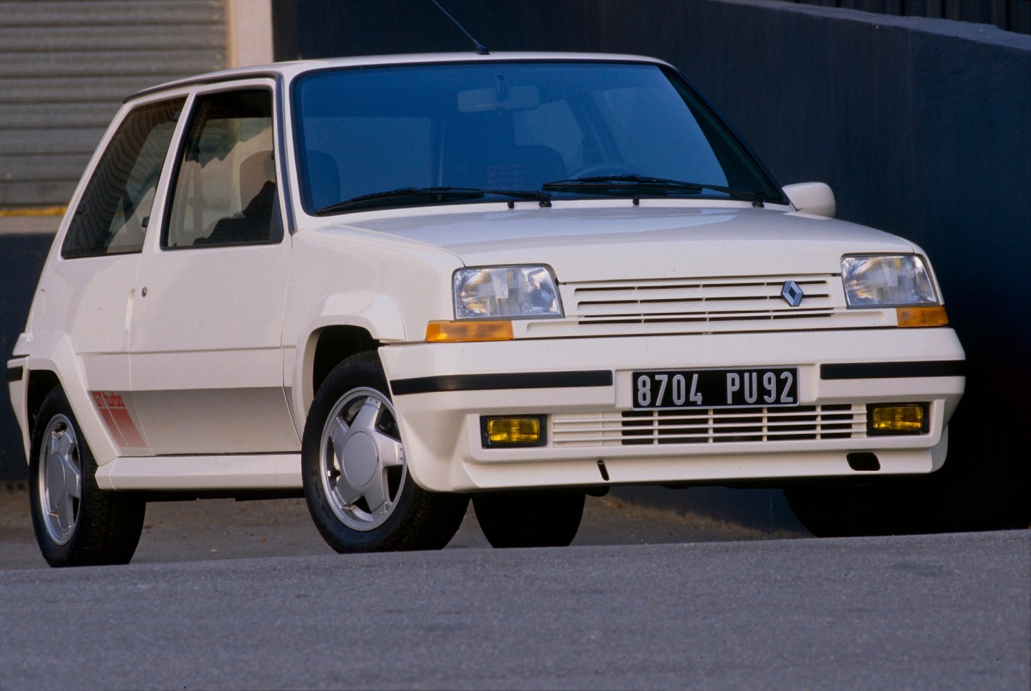 Quem não se lembra do saudoso Renault 5 GT Turbo?...