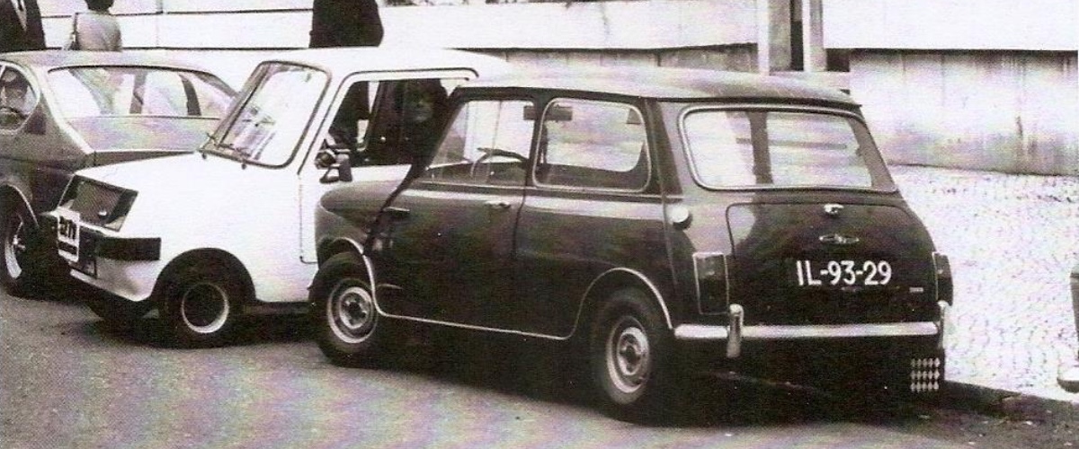 Aqui num estacionamento "em espinha", os dotes de estacionamento do SADO 550 faziam "corar" até um Mini
