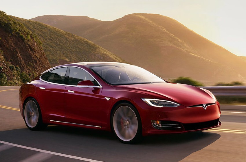 O Tesla Model S é o primeiro veículo elétrico, segundo a EPA, a garantir uma autonomia de 400 milhas 