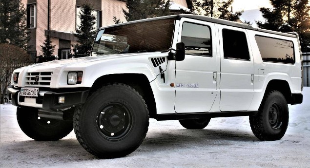 Toyota Mega Cruiser. Sabia que houve um Hummer japonês?