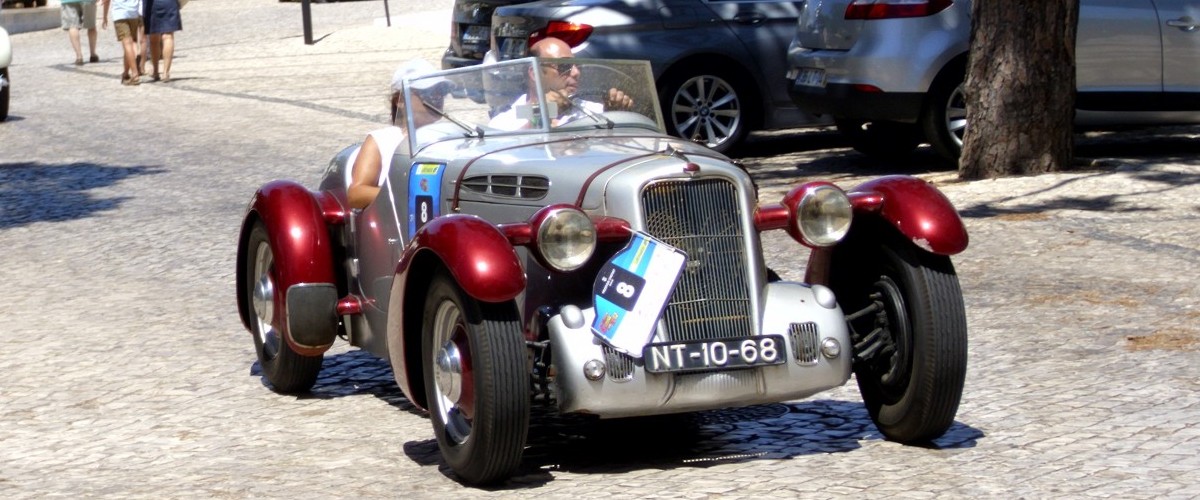 O EDFOR Grand Sport a exibir as suas cores cinzneto e bordeux, que adornavam o carro antes deste ser re-pintado na sua cor original