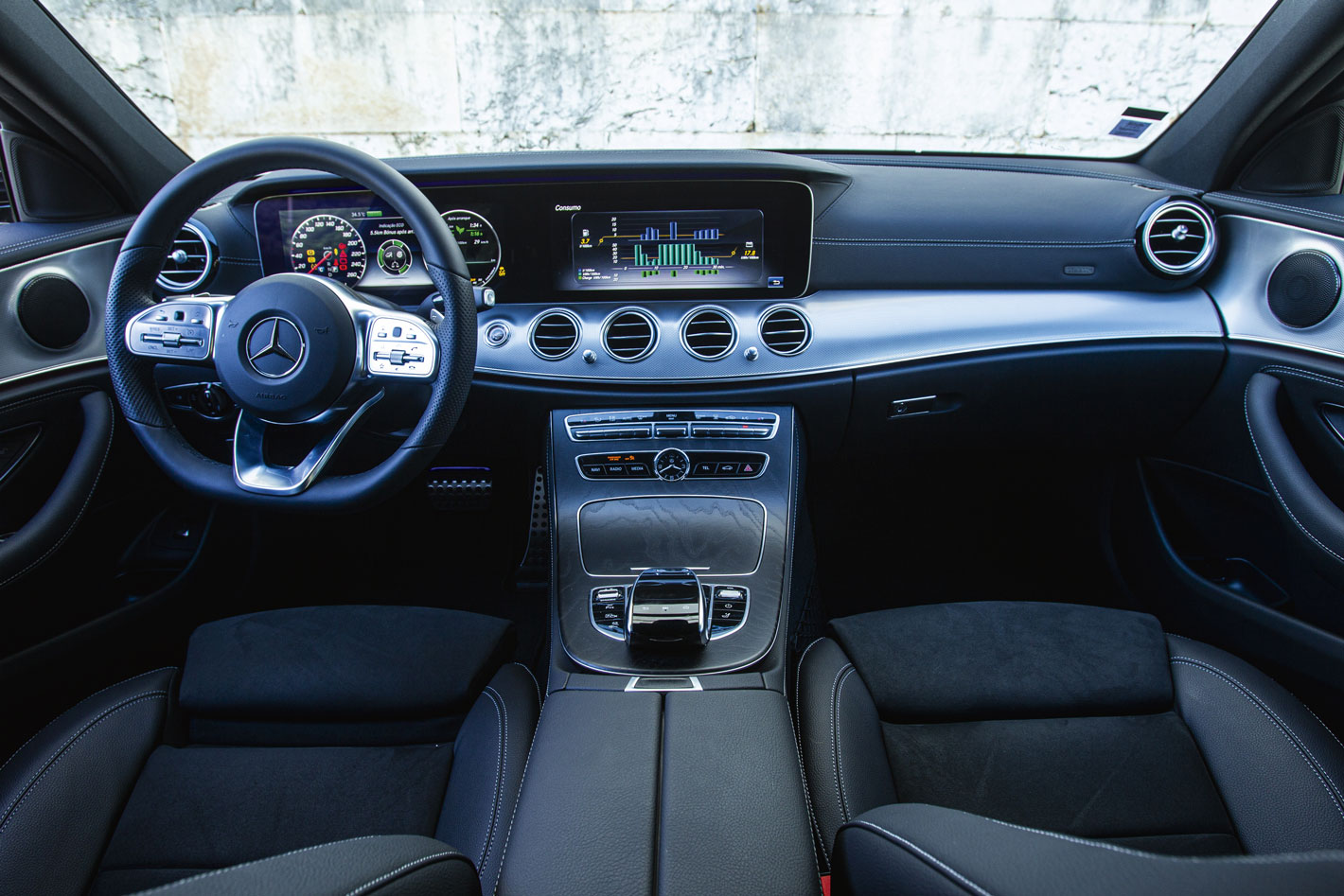 Interior do Mercedes E 300 de