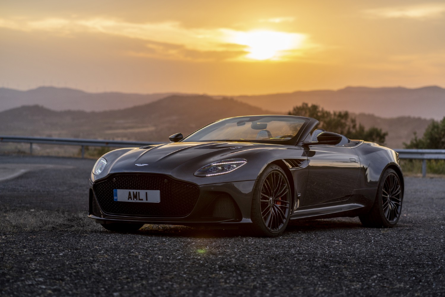 O Aston Martin DBS Superleggera Volante