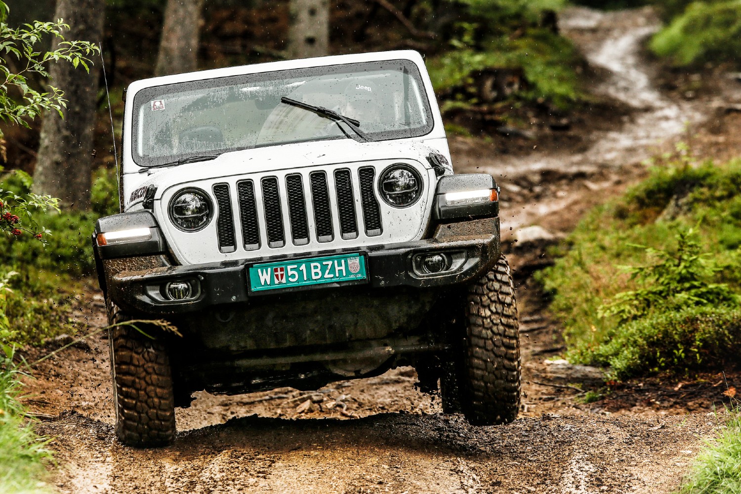 O Jeep Wrangler é uma proposta com fortes atributos offroad de base