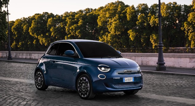 Esgotado o Cabrio. Fiat abre pré-encomendas para o 500 "La Prima" berlina