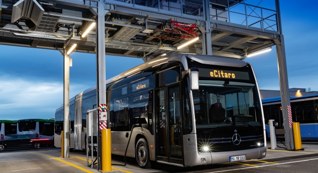 Mercedes-Benz eCitaro G. Versão articulada elétrica estreia baterias sólidas em autocarros