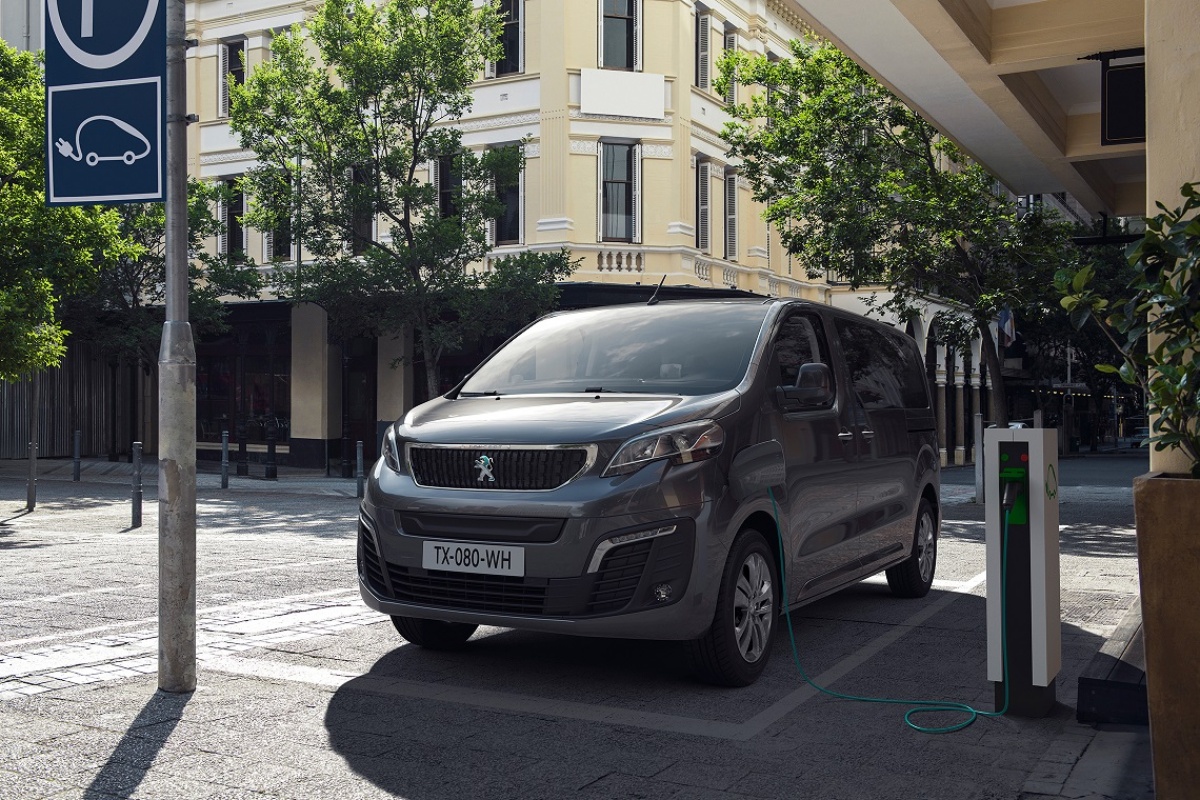 O Peugeot Traveller vai receber uma versão elétrica, com duas opções de bateria