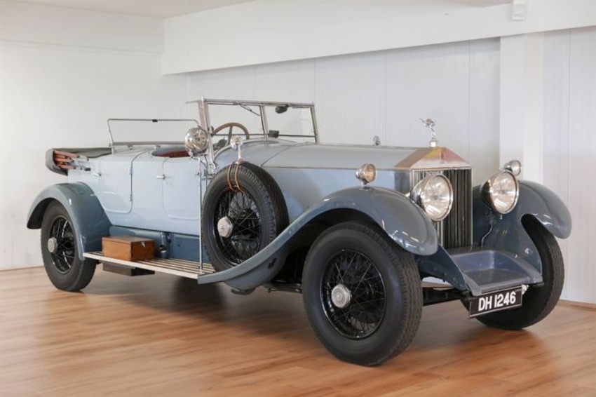 O americano M. Allen Swift detém o recorde do proprietário de um Rolls-Royce que mais tempo manteve um modelo do género na sua posse: 77 anos
